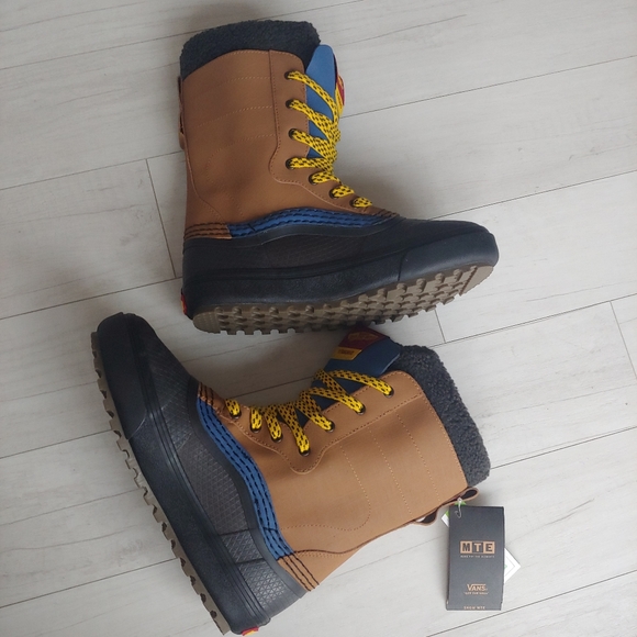 VANS NEW Standard Snow MTE Boots - Picture 5 of 12